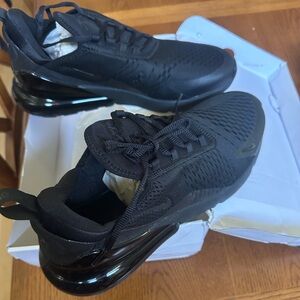 Nike Men’s Air Max 270 Black/Black Athletic Shoes Size 11.5